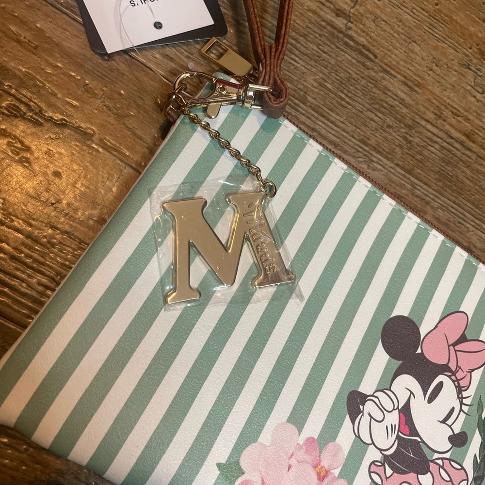NWT Disney Minnie Mouse Green Stripe Wristlet - Picture 3 of 4